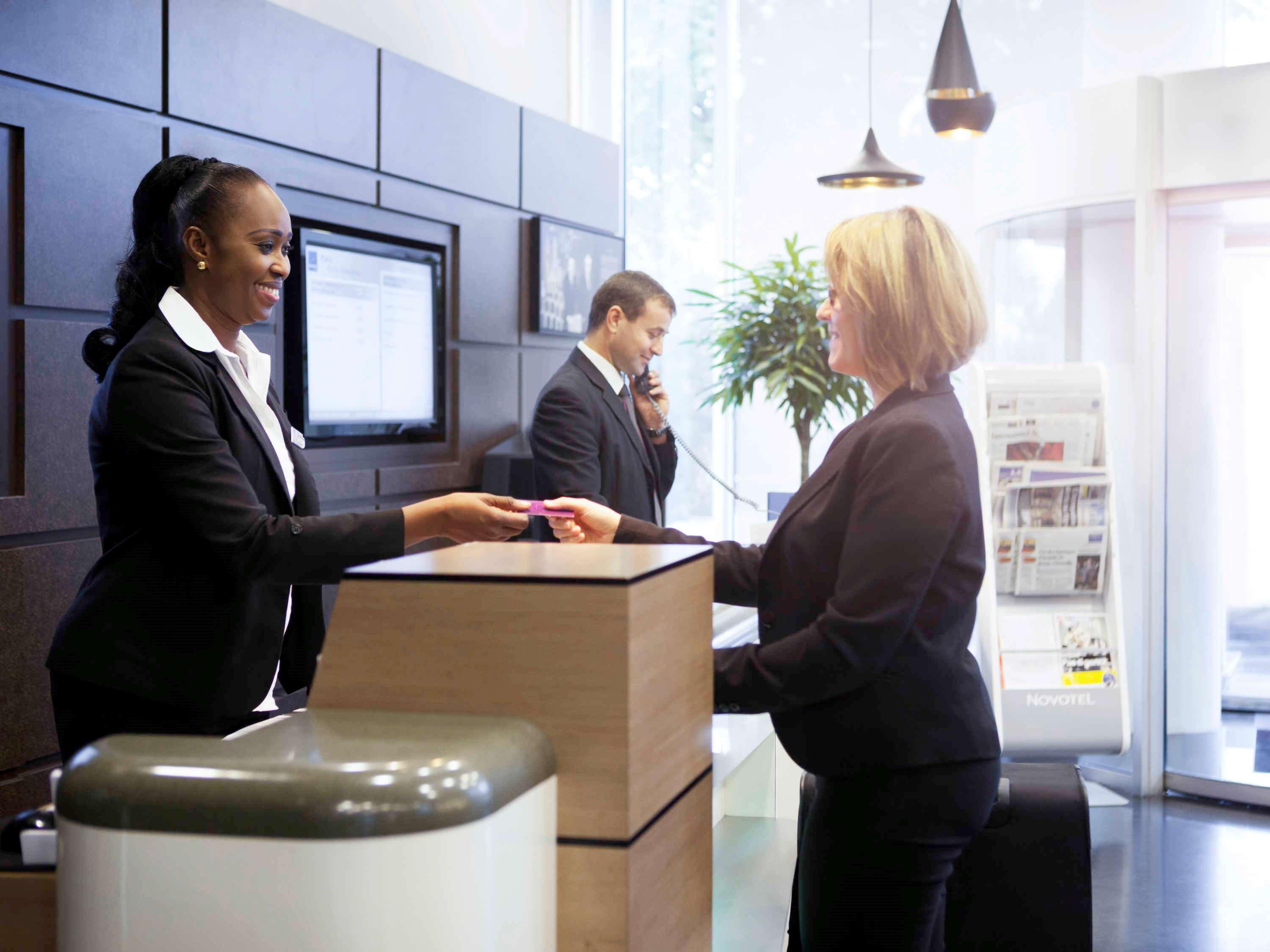 Novotel Paris 17 Ngoại thất bức ảnh